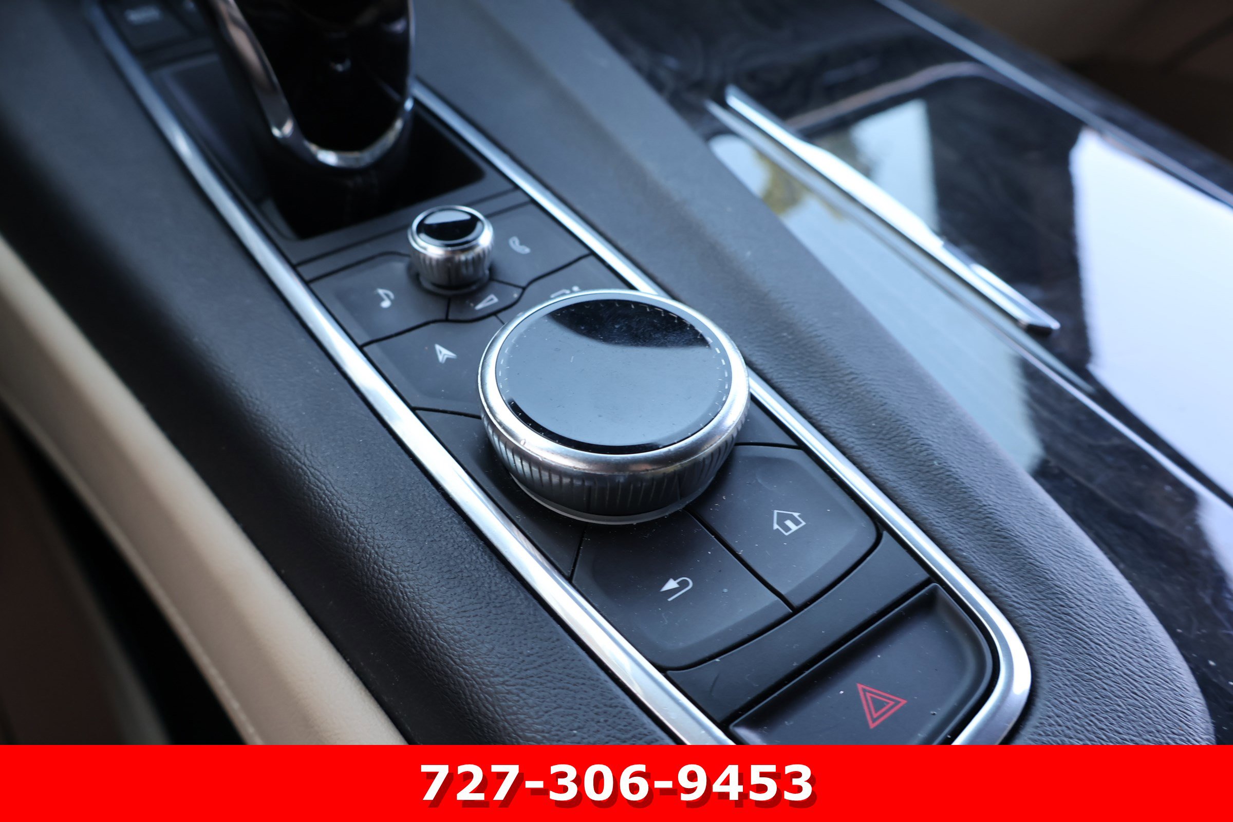 Used 2021 Cadillac Escalade Premium Luxury RWD image 28