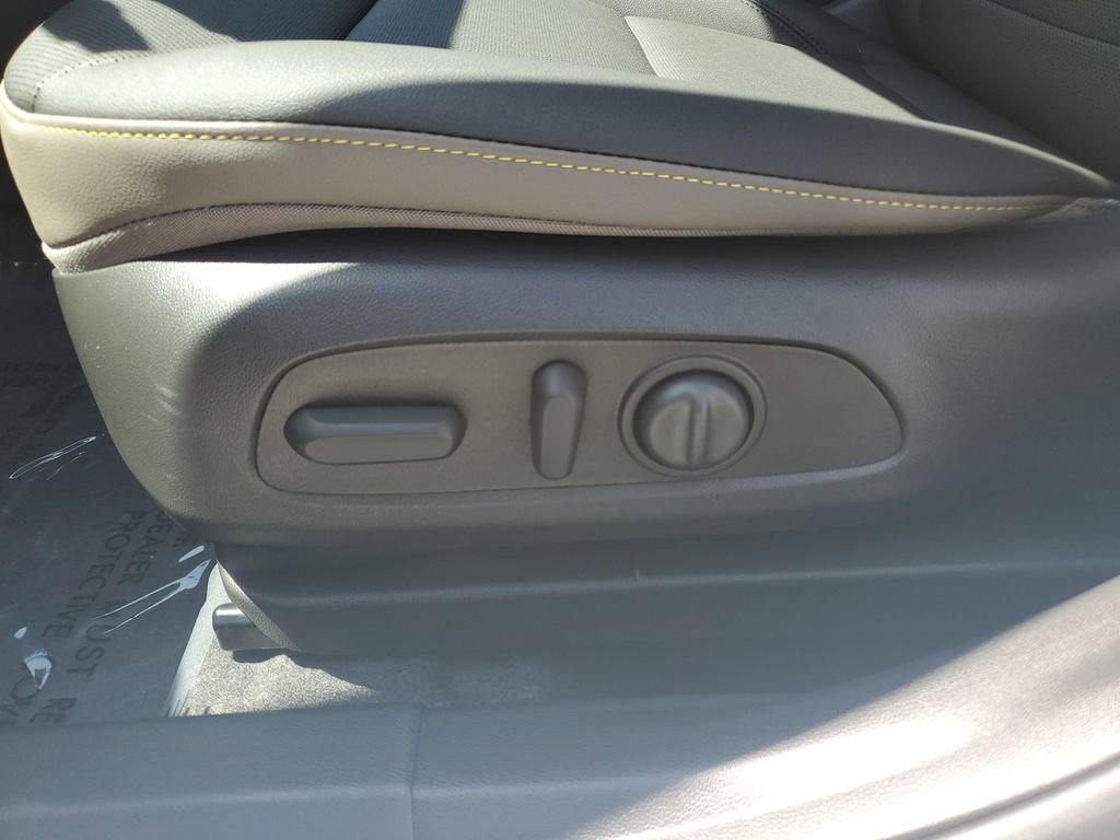 New 2026 Chevrolet Trax ACTIV w/ Driver Confidence Package FWD image 22