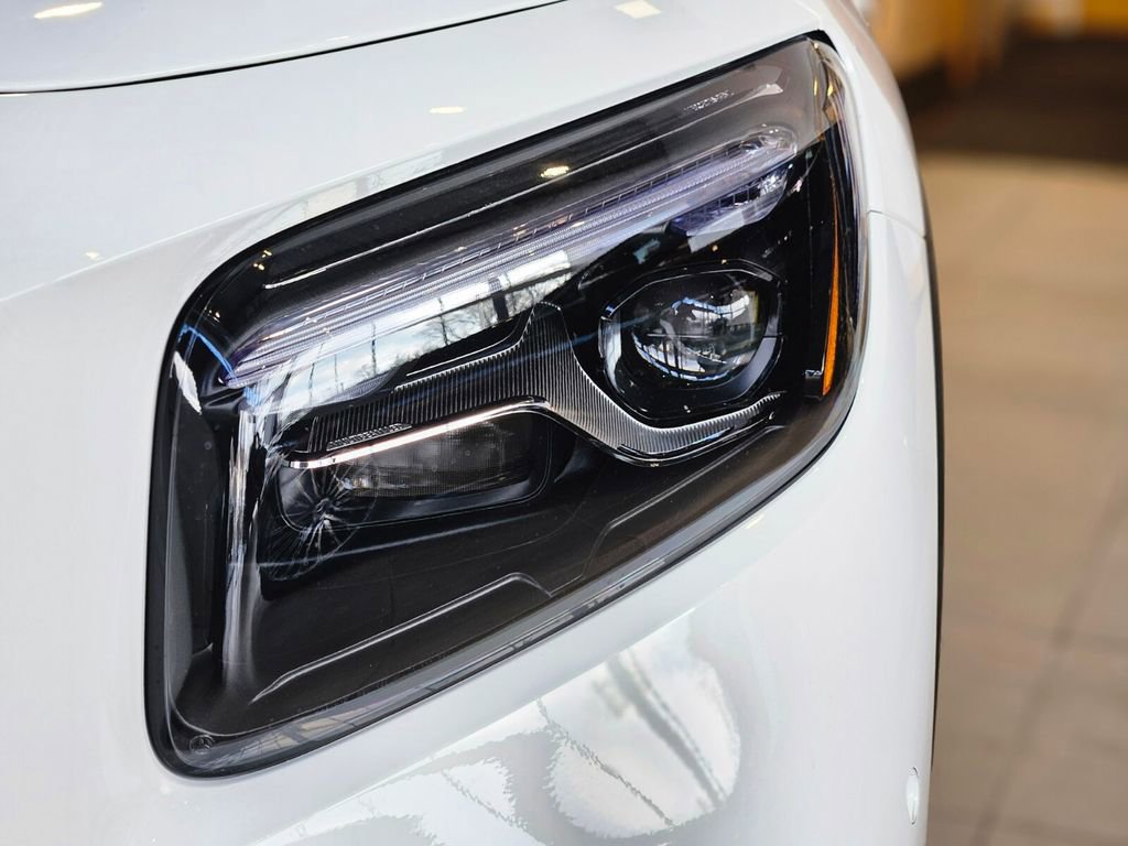 New 2026 Mercedes-Benz GLB 35 AMG 4MATIC image 9