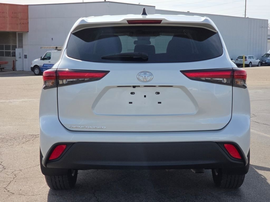 Used 2023 Toyota Highlander L image 22