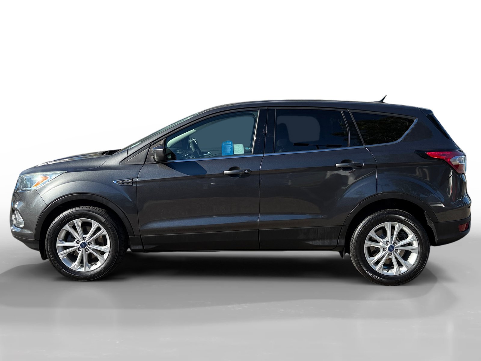 Used 2017 Ford Escape SE FWD image 2