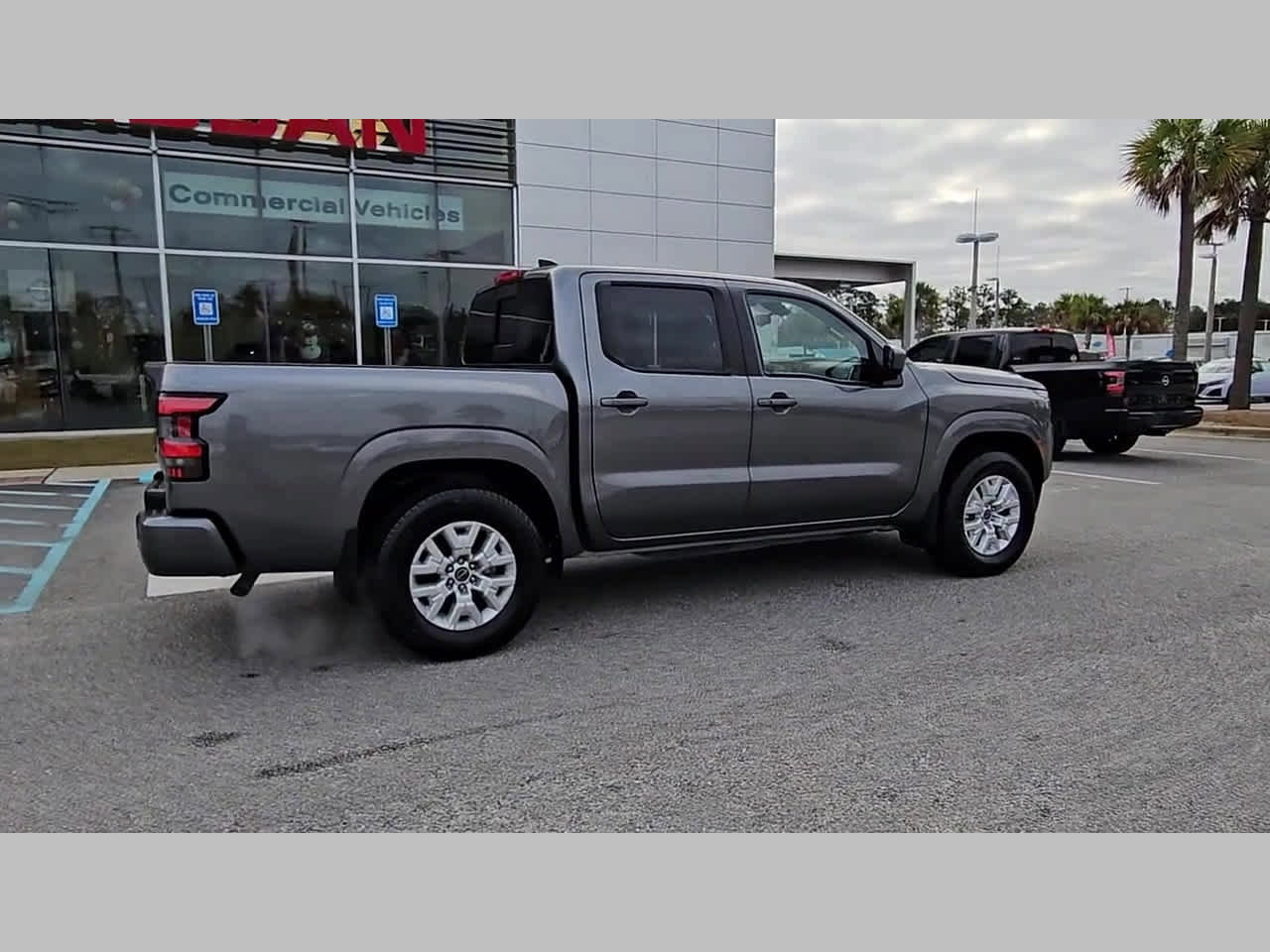 Used 2024 Nissan Frontier SV w/ SV Convenience Package image 34