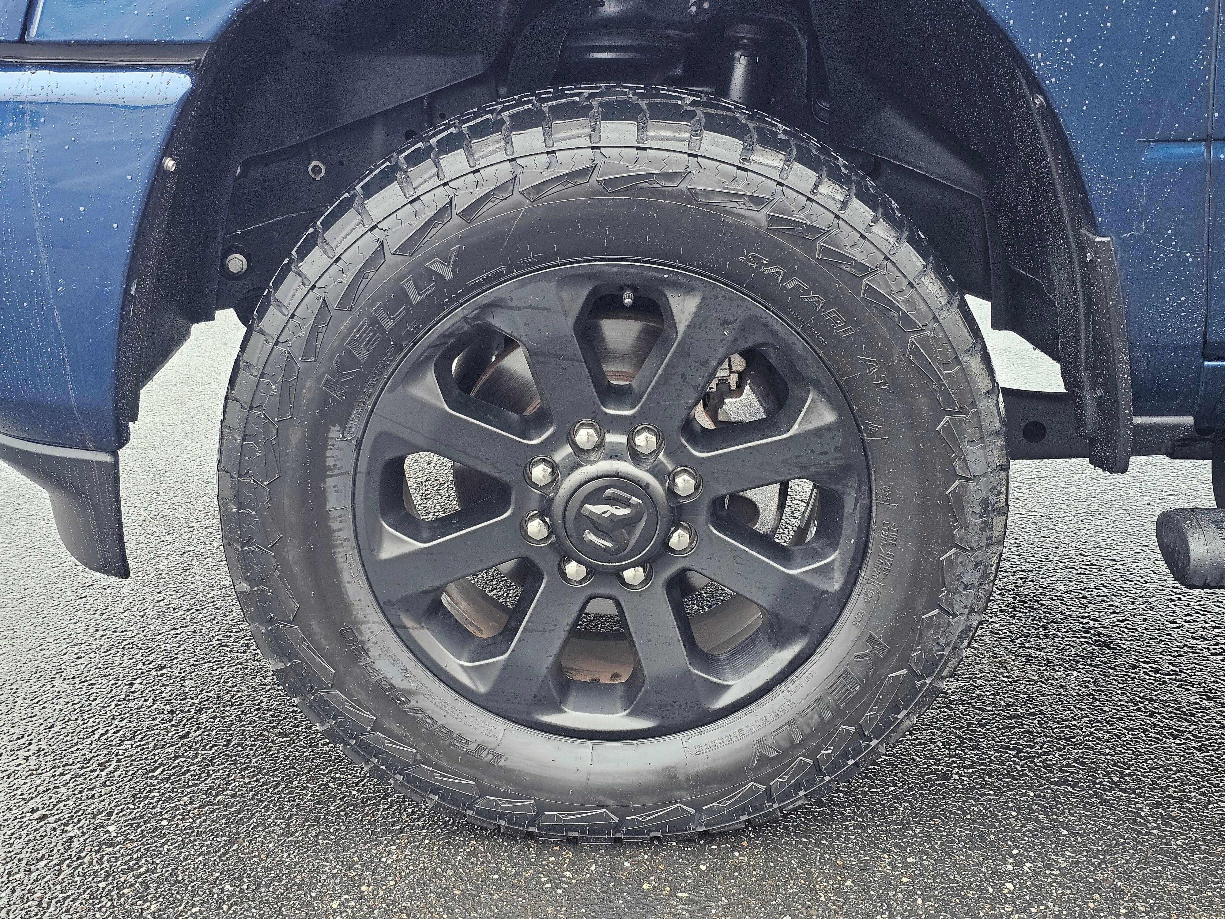 Used 2022 RAM 3500 Big Horn w/ Night Edition AWD/4WD image 8