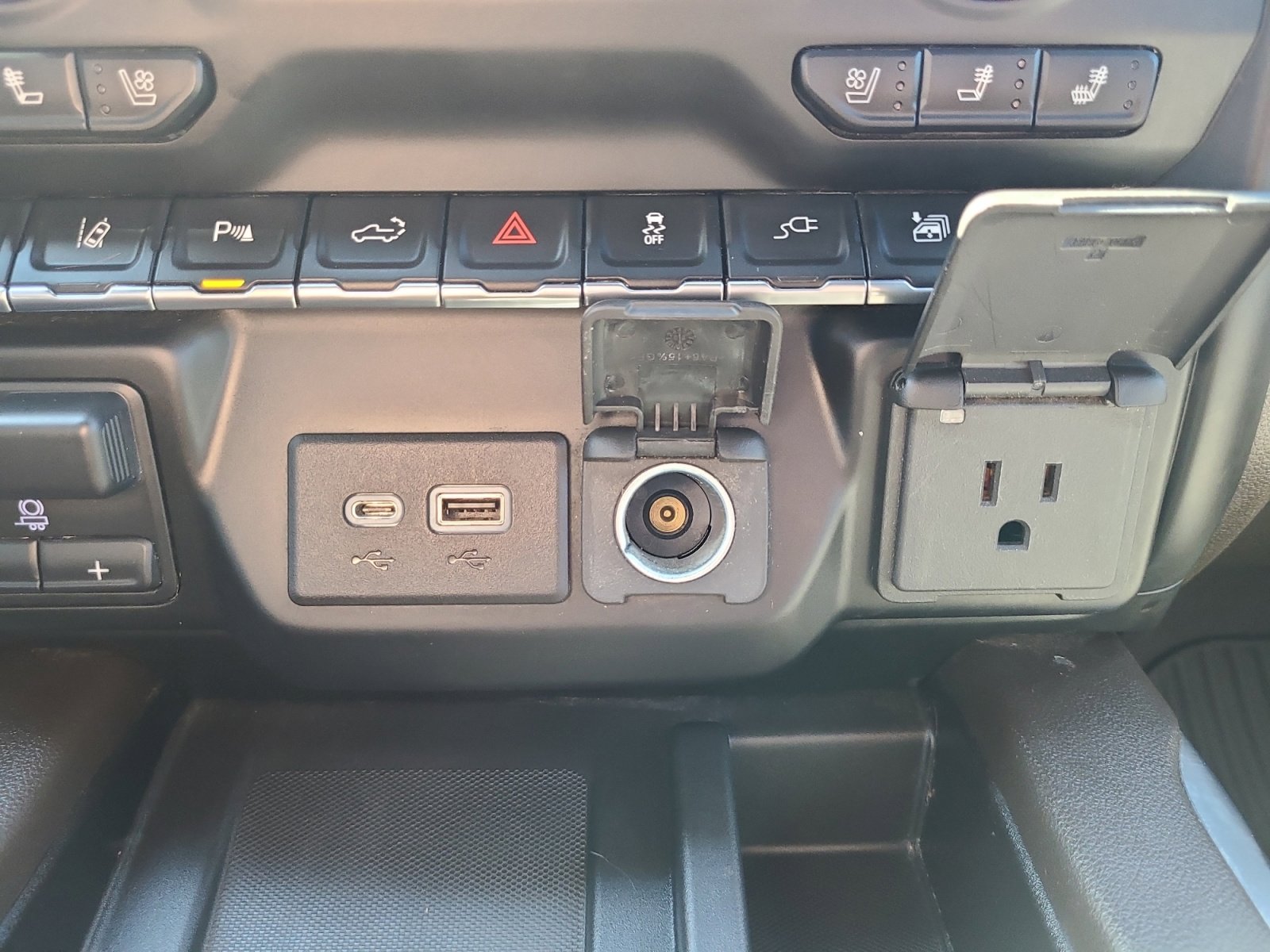 Used 2021 Chevrolet Silverado 2500 LTZ w/ LTZ Plus Package image 20