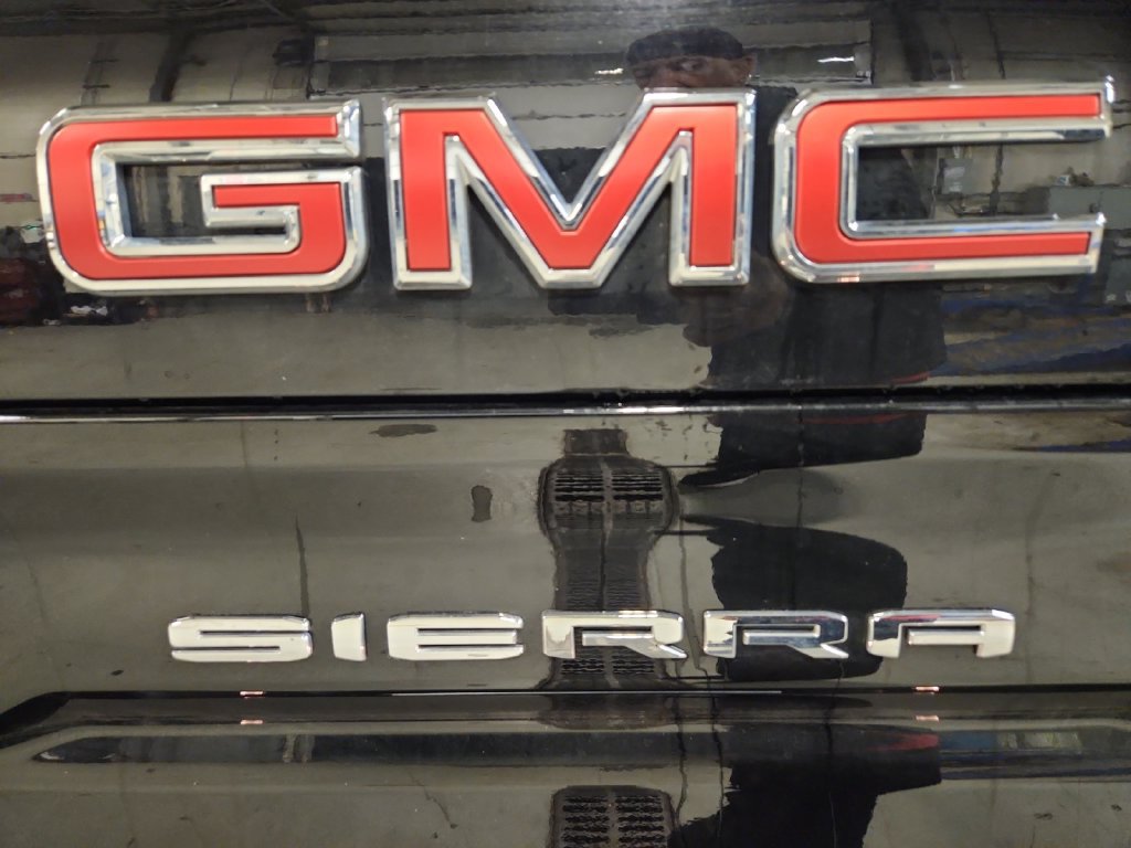 Certified 2024 GMC Sierra 1500 AT4 w/ Technology Package AWD/4WD image 36