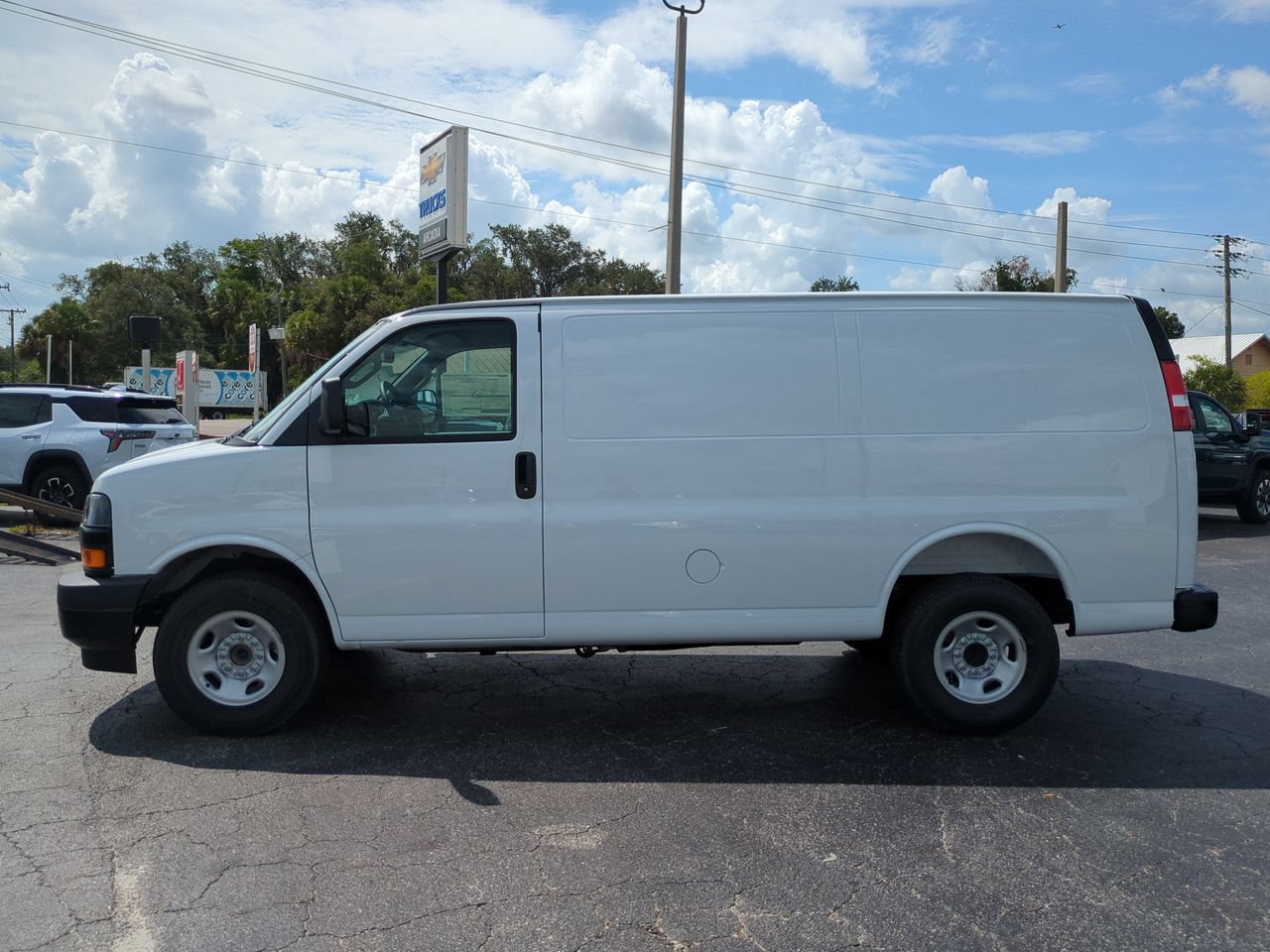 New 2026 Chevrolet Express 2500 w/ Driver Convenience Package RWD image 7