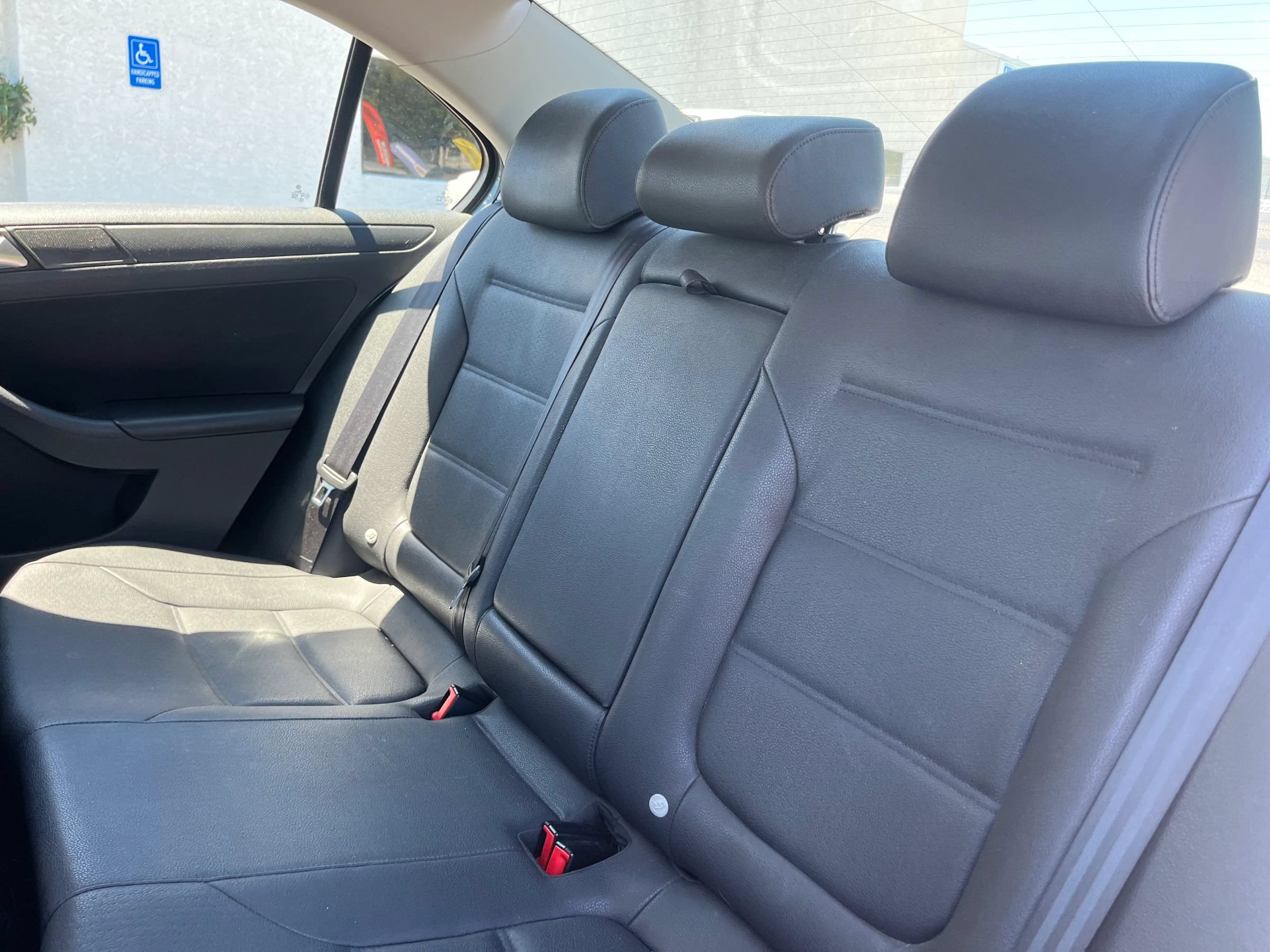 Used 2011 Volkswagen Jetta SE FWD image 17