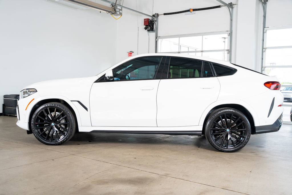 Used 2022 BMW X6 xDrive40i w/ M Sport Package AWD/4WD image 21