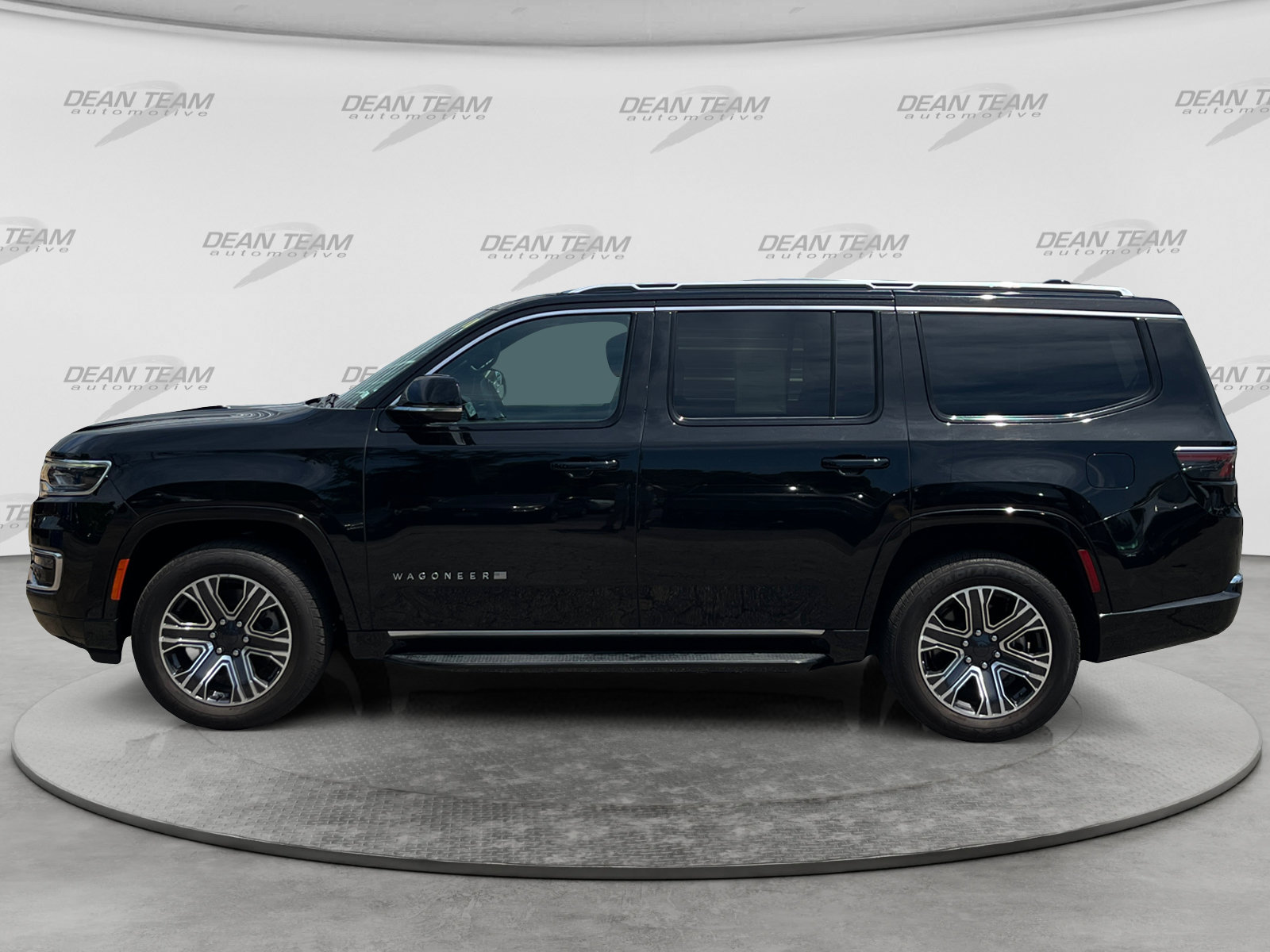 Used 2024 Jeep Wagoneer Series II AWD/4WD image 4