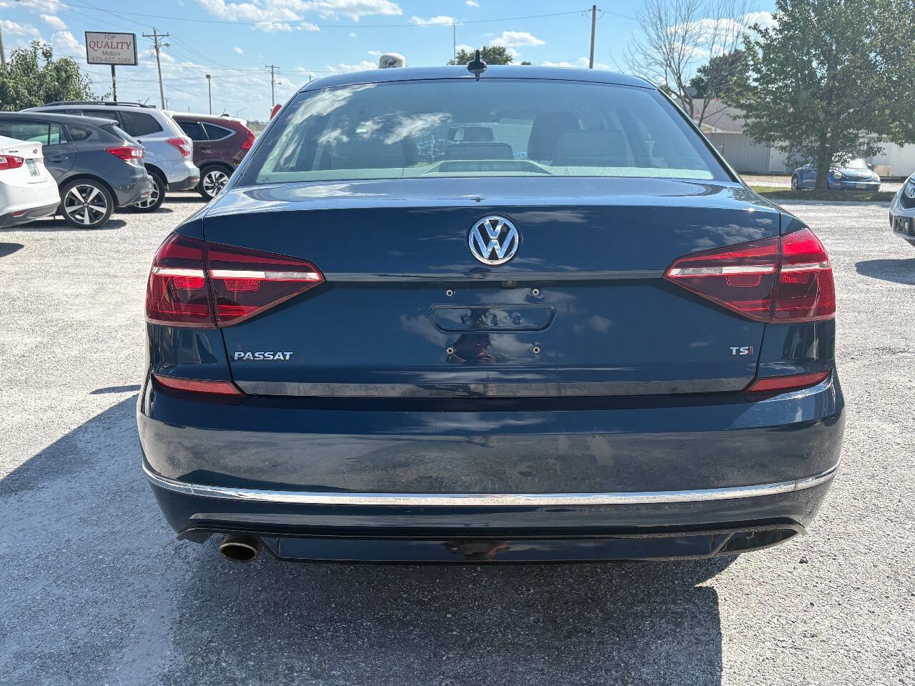 Used 2018 Volkswagen Passat 2.0T R-Line FWD image 8