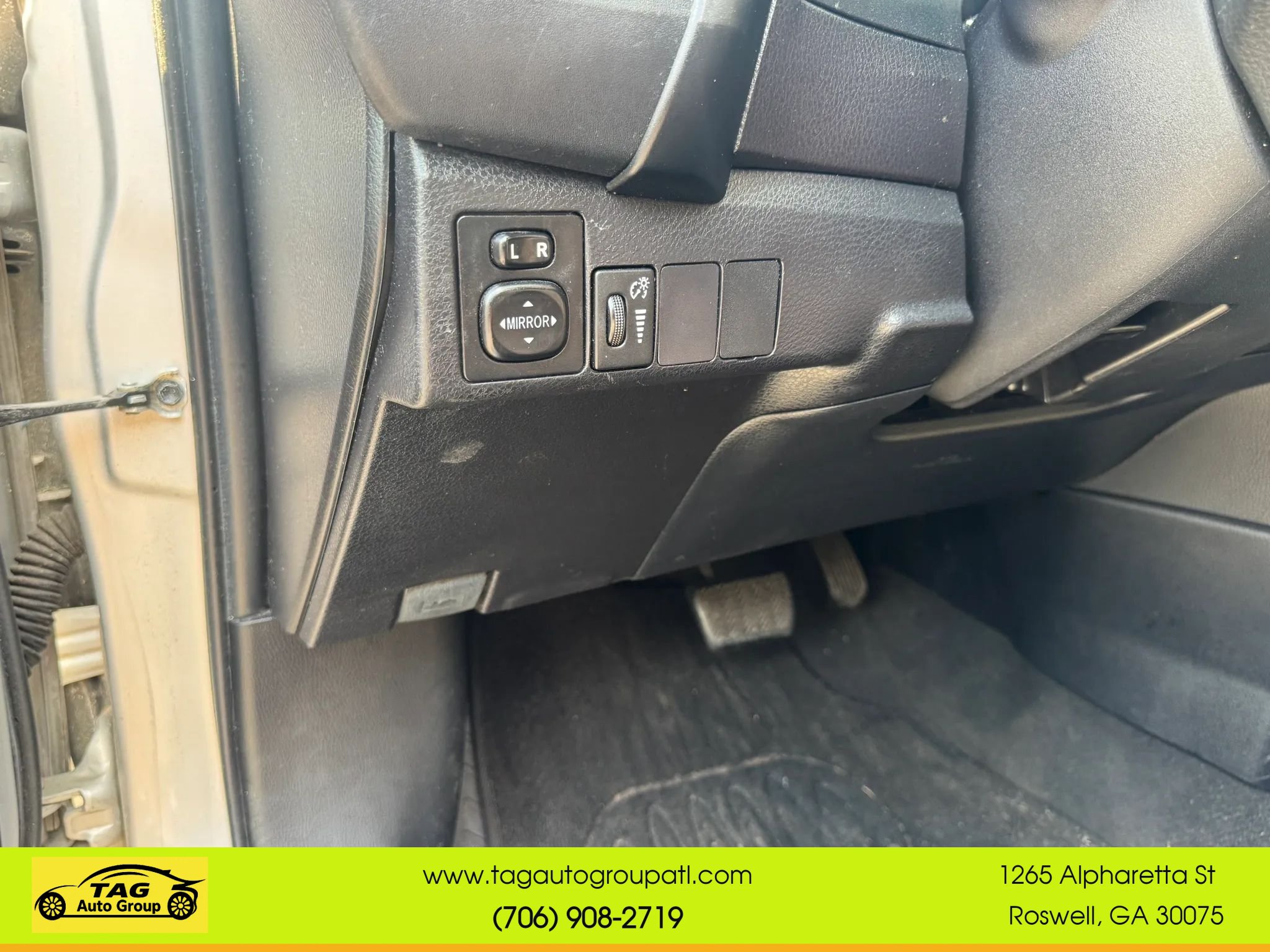 Used 2019 Toyota Corolla LE FWD image 12