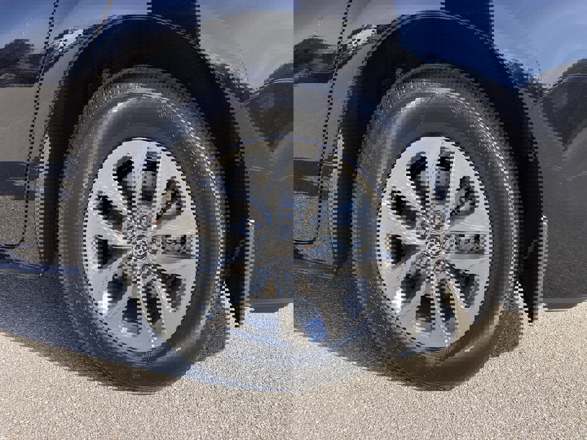 Certified 2025 Toyota Sienna XLE image 19