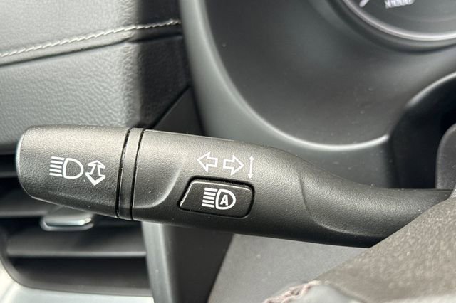 Used 2024 GMC Terrain SLT image 38