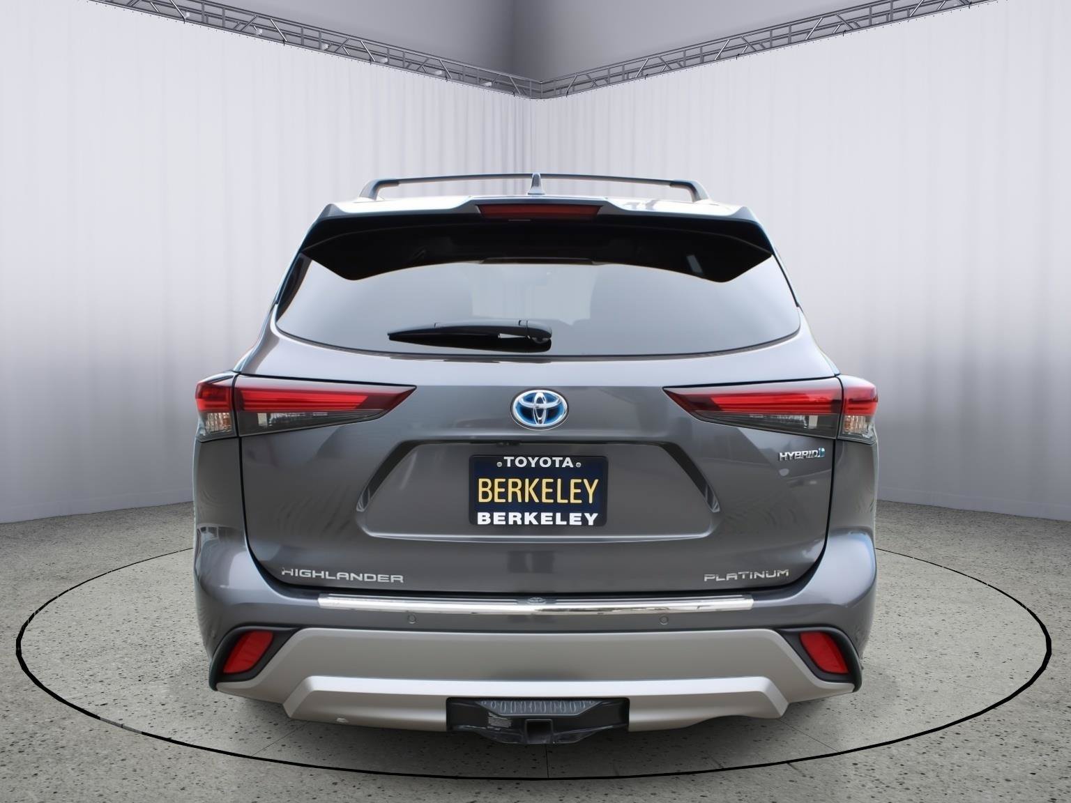 Used 2024 Toyota Highlander Platinum AWD/4WD image 7