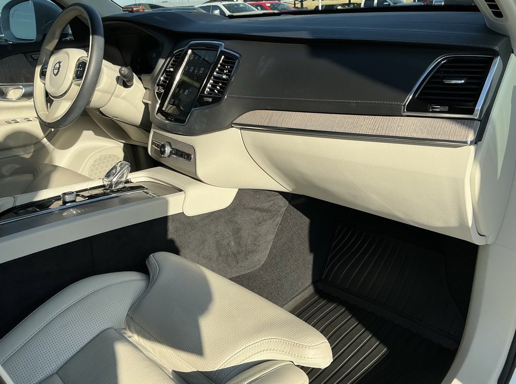 Used 2023 Volvo XC90 B6 Ultimate w/ Protection Package Premier image 25