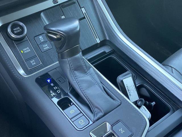 Used 2024 Lexus GX 550 w/ Cold Area Package AWD/4WD image 11