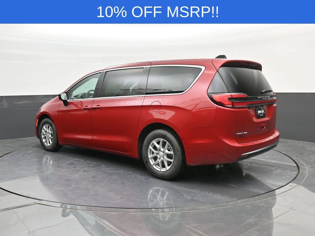 New 2027 Chrysler Pacifica Select FWD image 4