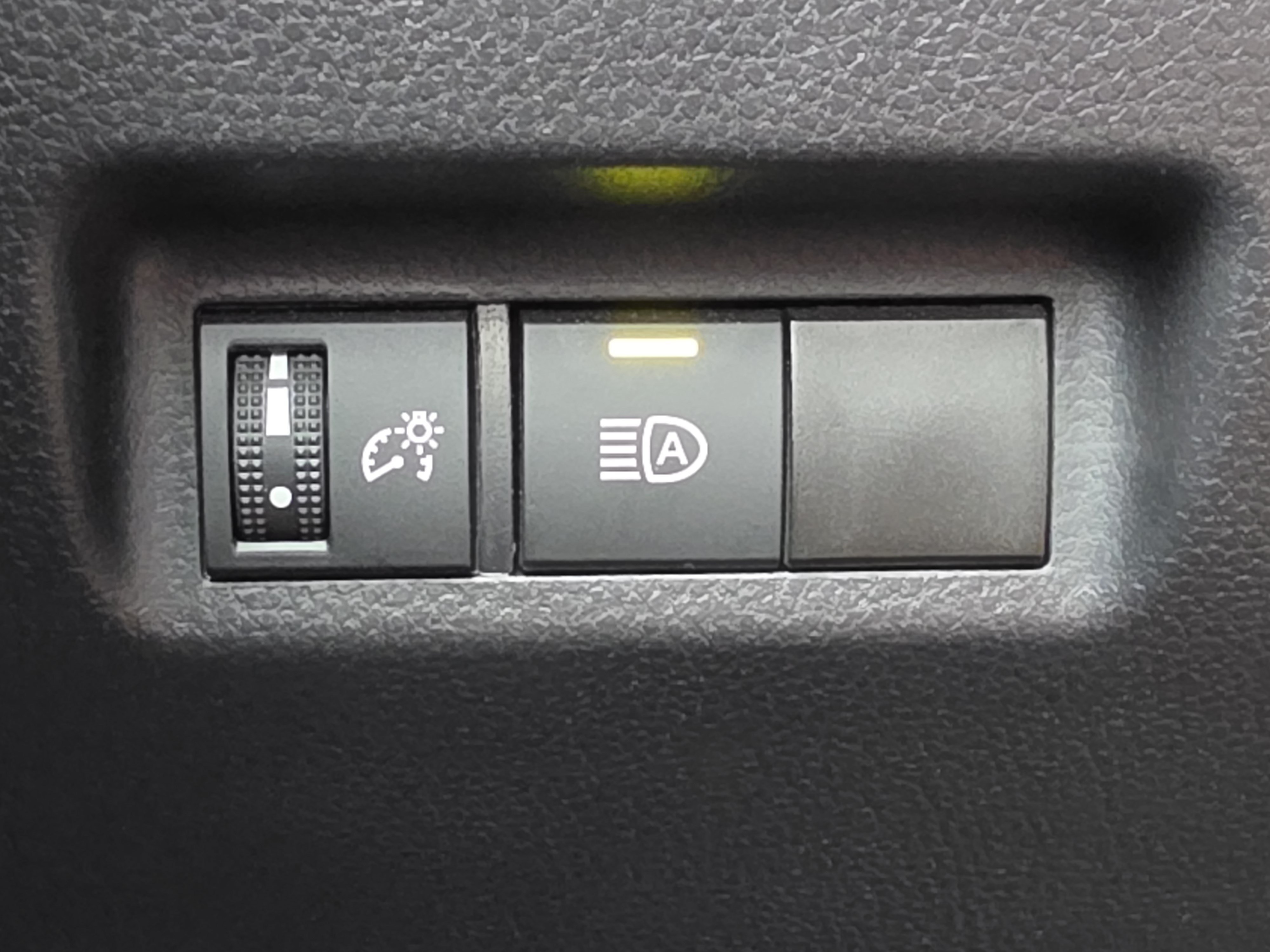 Certified 2025 Toyota RAV4 LE FWD image 15