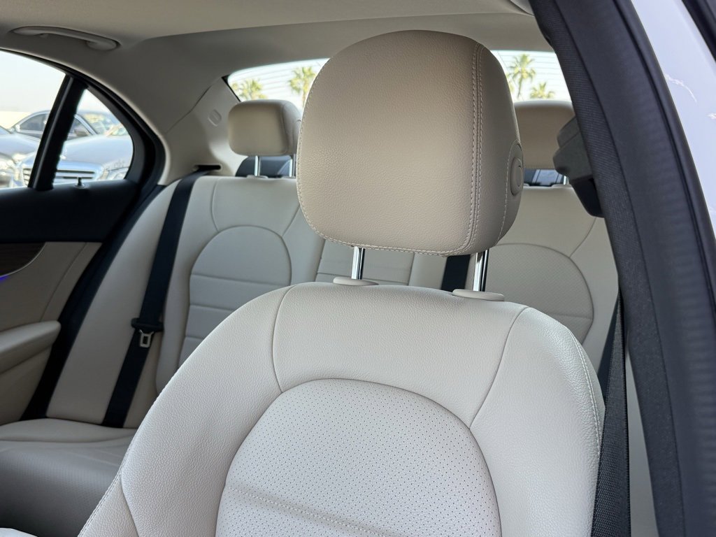 Used 2019 Mercedes-Benz C 300 Sedan image 3