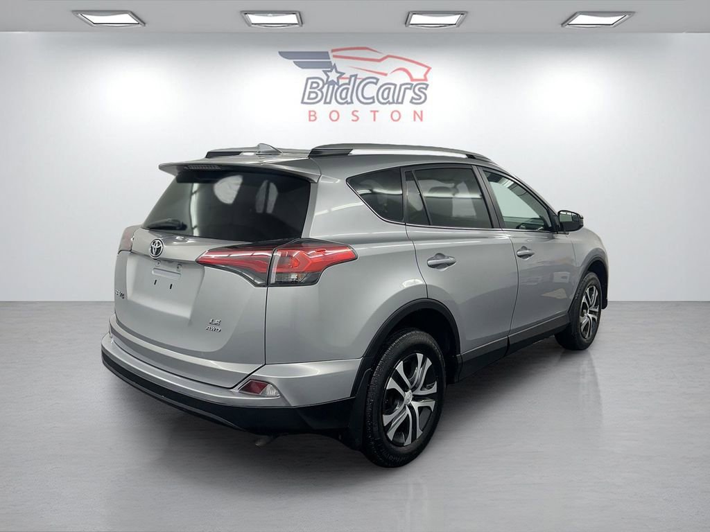 Used 2016 Toyota RAV4 LE AWD/4WD image 4