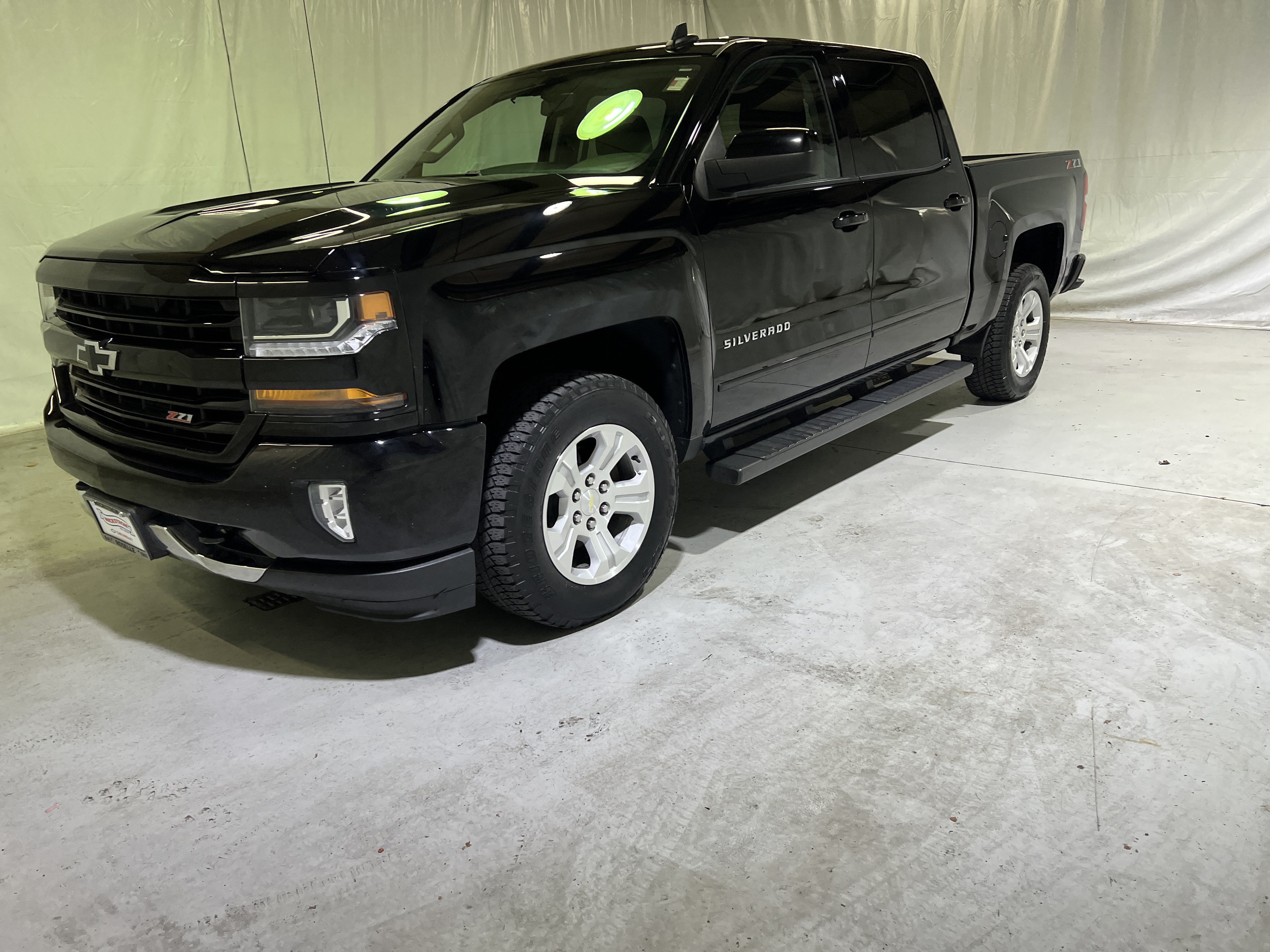 Used 2018 Chevrolet Silverado 1500 LT w/ All Star Edition AWD/4WD image 6