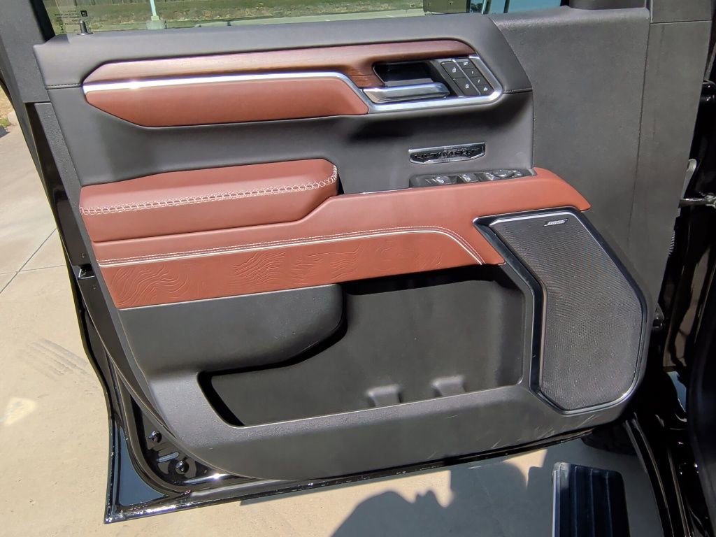 Used 2025 GMC Sierra 1500 Denali Ultimate image 11