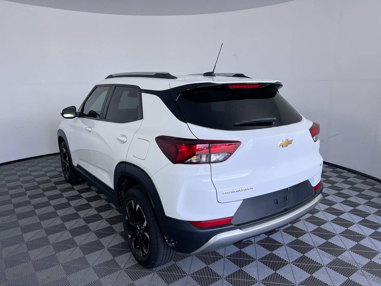 Used 2023 Chevrolet TrailBlazer LT FWD image 5