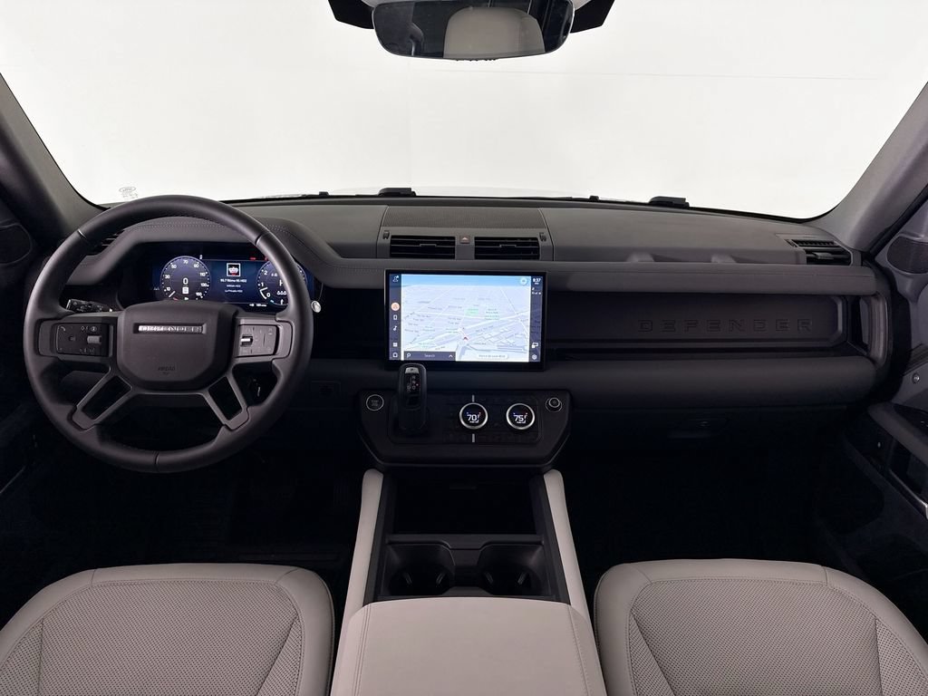 Used 2025 Land Rover Defender 110 X-Dynamic SE AWD/4WD image 9