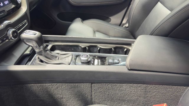 Used 2019 Volvo XC60 T5 Inscription w/ Protection Package AWD/4WD image 27