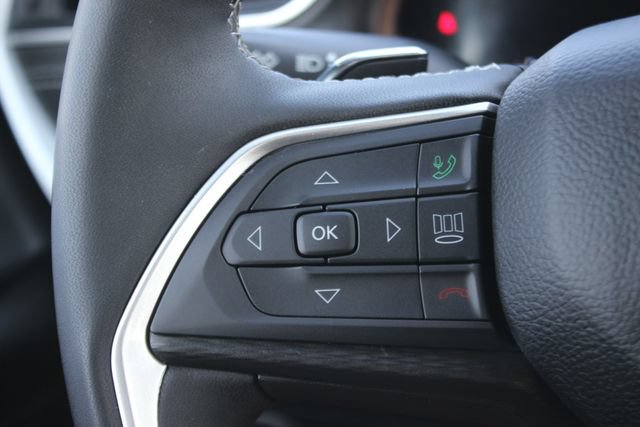 Used 2024 Jeep Grand Cherokee L Altitude AWD/4WD image 12