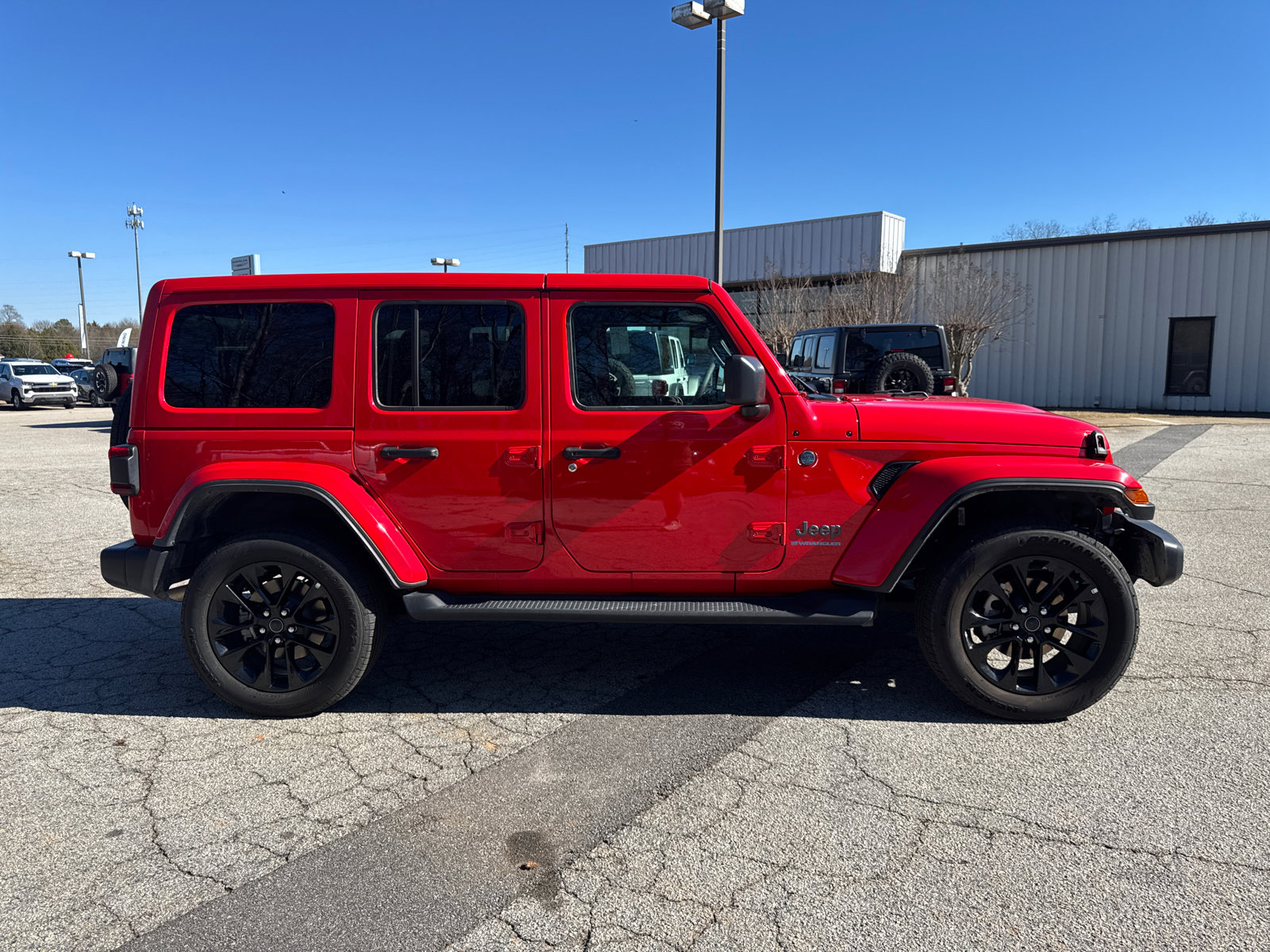 Used 2025 Jeep Wrangler Sahara image 4