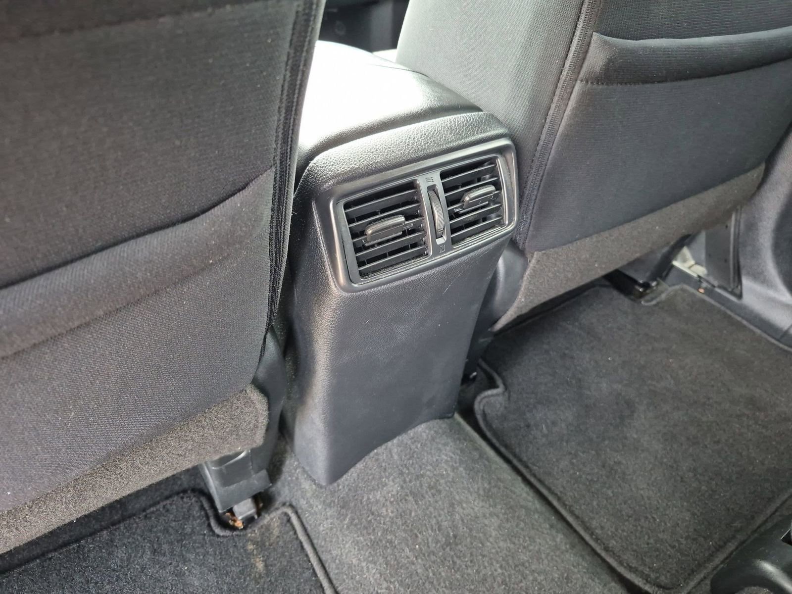 Used 2020 Nissan Rogue SV FWD image 20