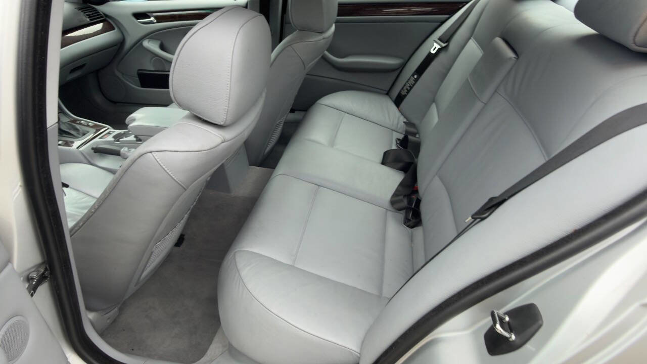 Used 2001 BMW 330i Sedan image 29