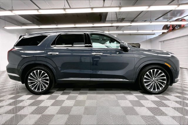 Used 2023 Hyundai Palisade Calligraphy w/ Cargo Package FWD image 15