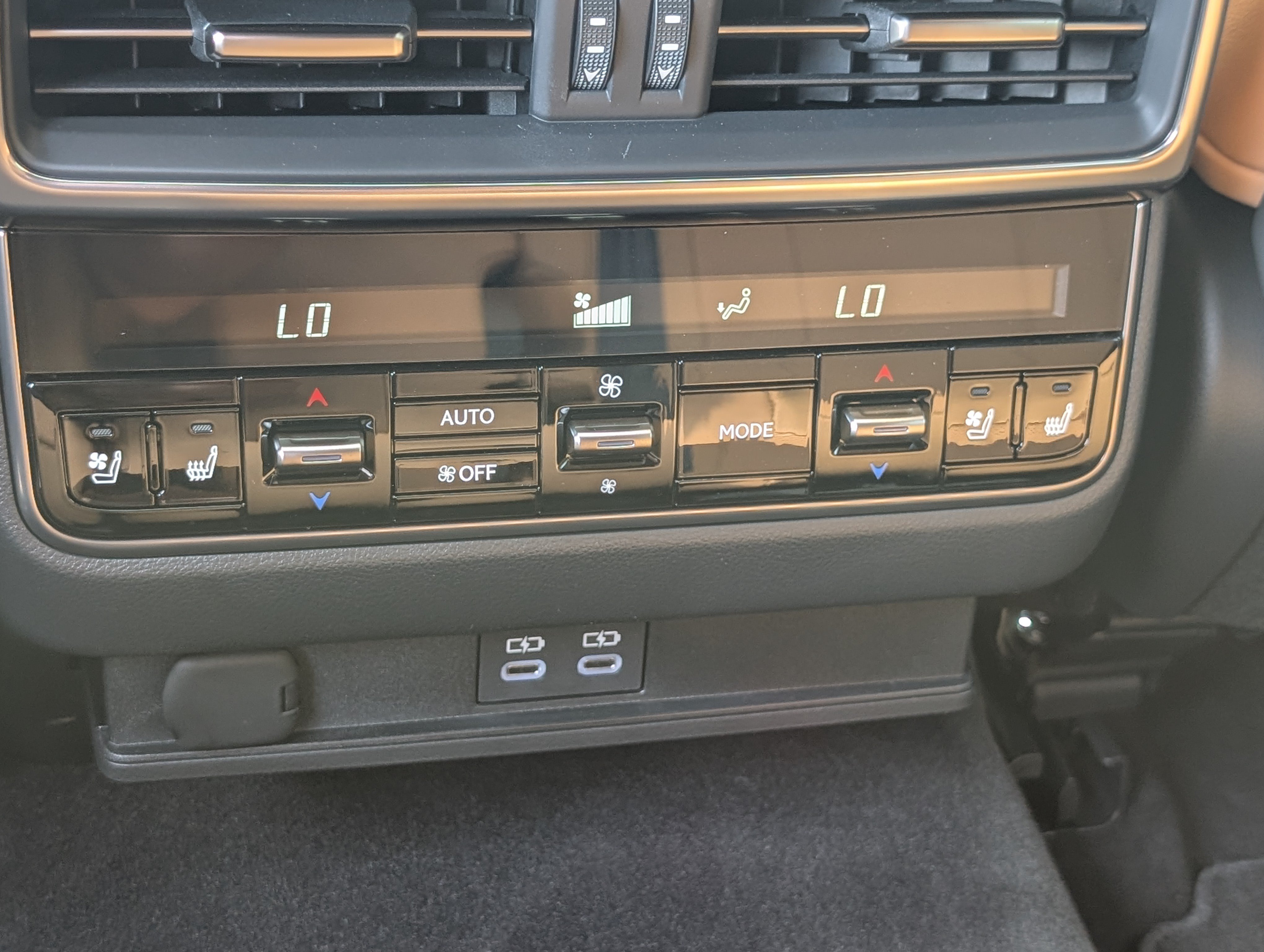 New 2026 Lexus LX 600 4WD w/ Luxury Package image 13