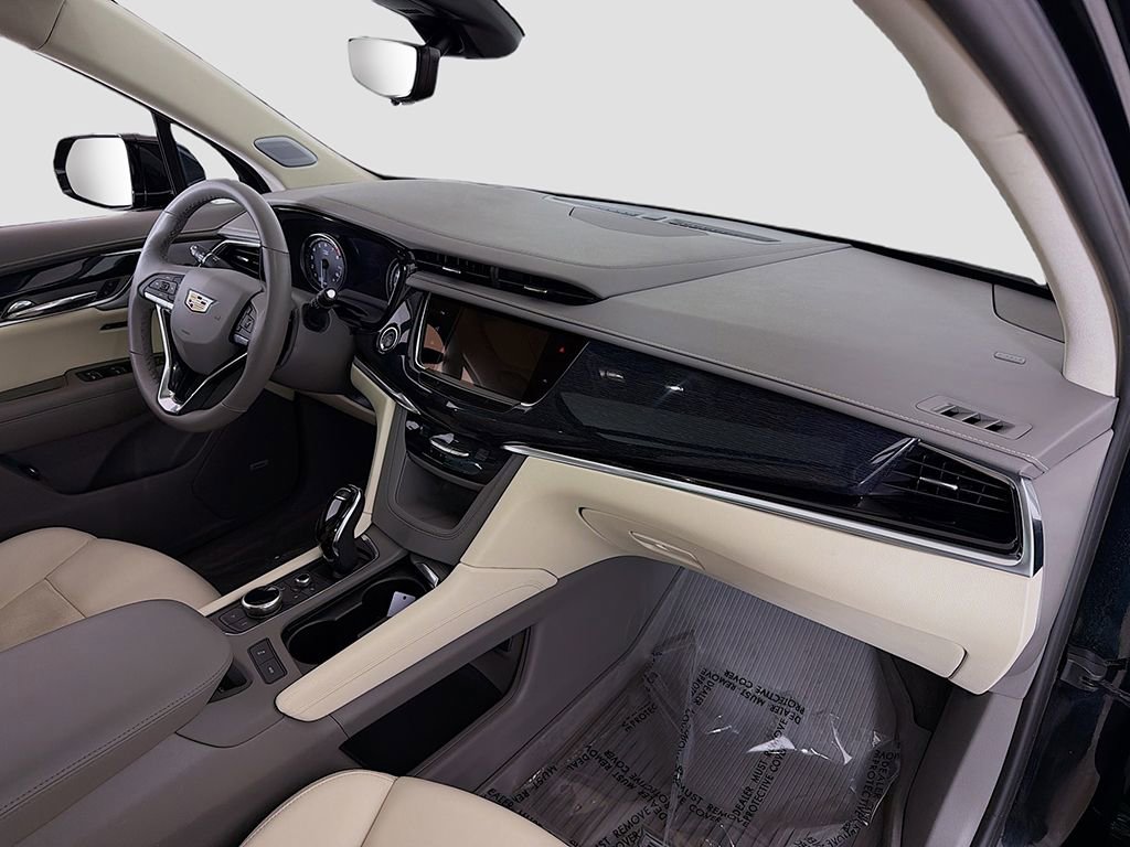 Used 2024 Cadillac XT6 Premium Luxury w/ Technology Package AWD/4WD image 25