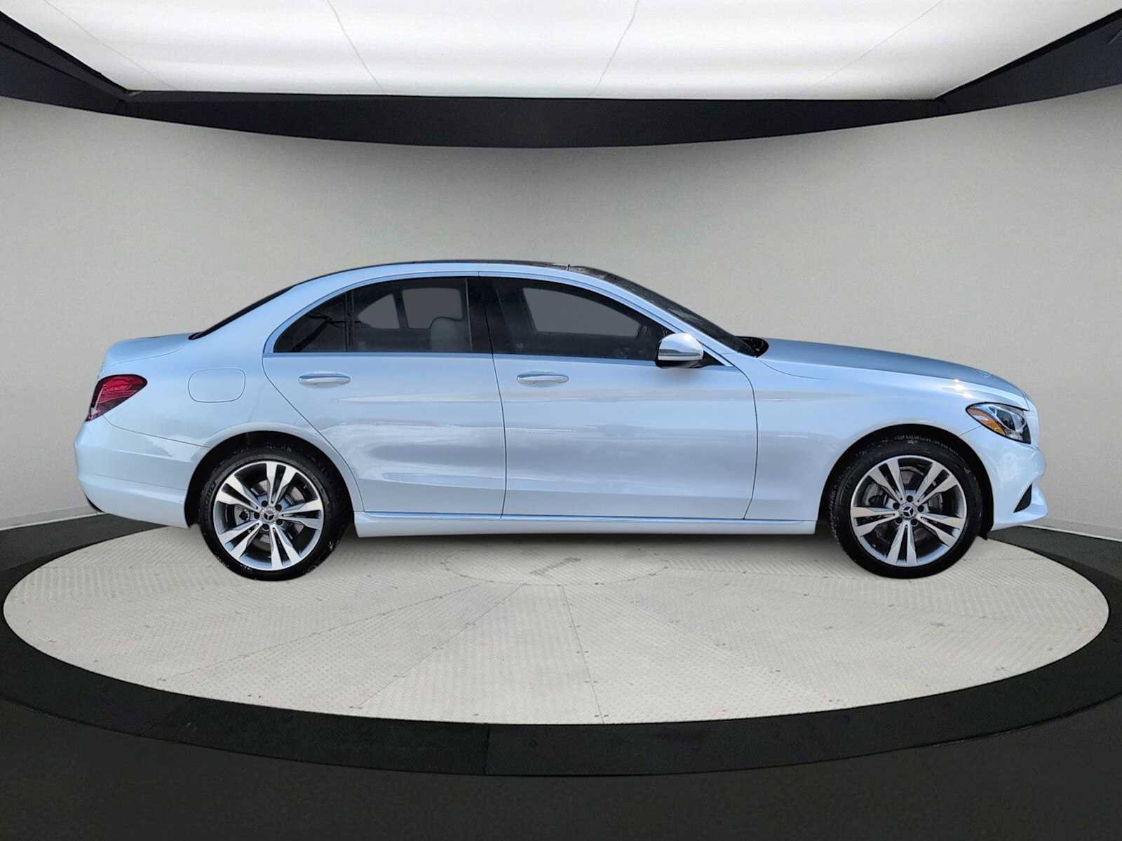 Used 2018 Mercedes-Benz C 300 4MATIC Sedan image 9