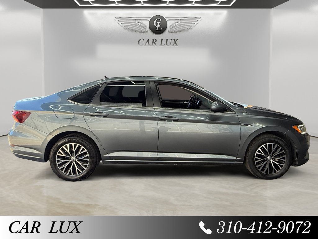 Used 2019 Volkswagen Jetta SEL w/ Cold Weather Package FWD image 6