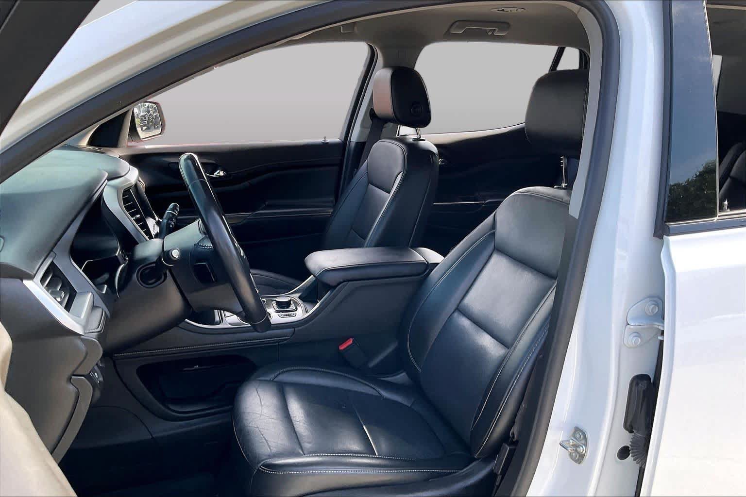 Used 2021 GMC Acadia SLT w/ Elevation Edition FWD image 8