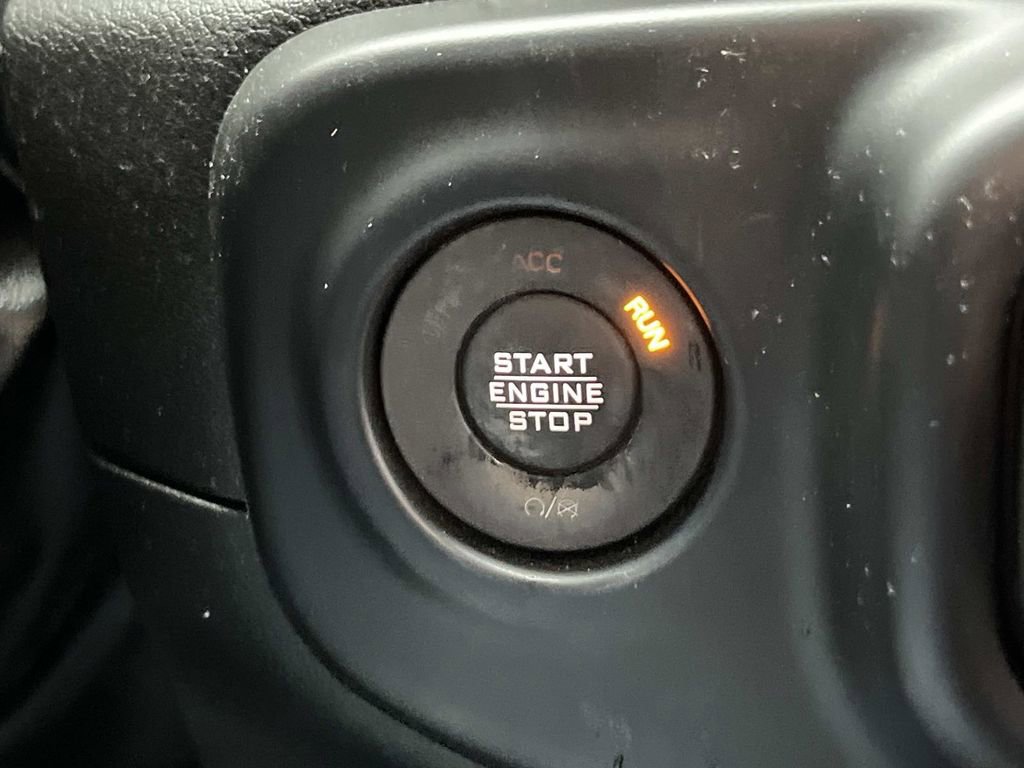 Used 2023 Jeep Wrangler Sport image 31