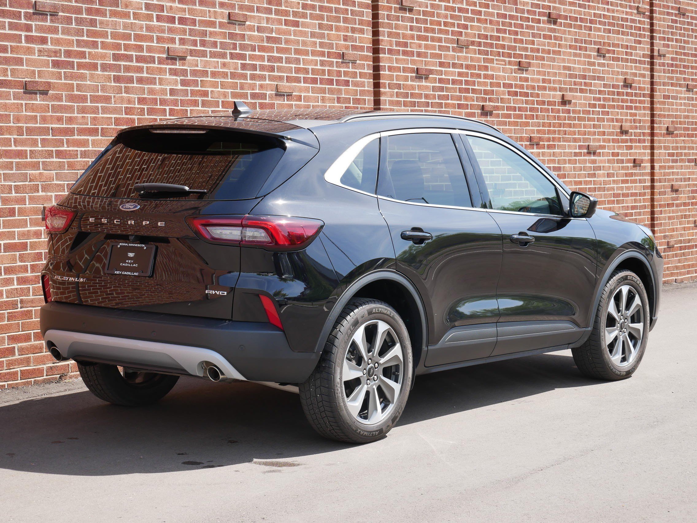 Used 2023 Ford Escape Platinum AWD/4WD image 25