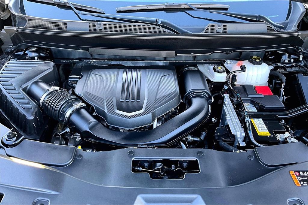 Used 2024 Chevrolet Traverse RS image 13