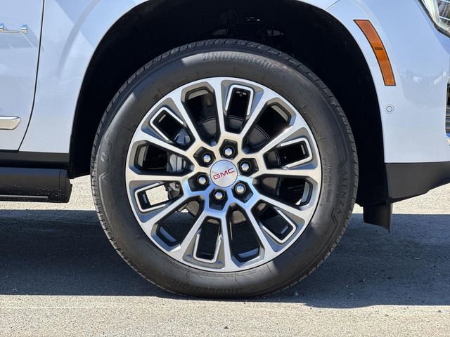 New 2026 GMC Yukon XL Denali w/ Denali Reserve Package image 32