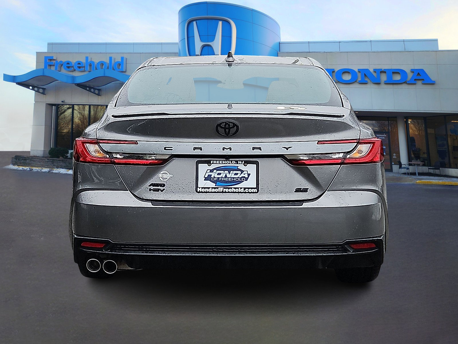 Used 2025 Toyota Camry SE image 6