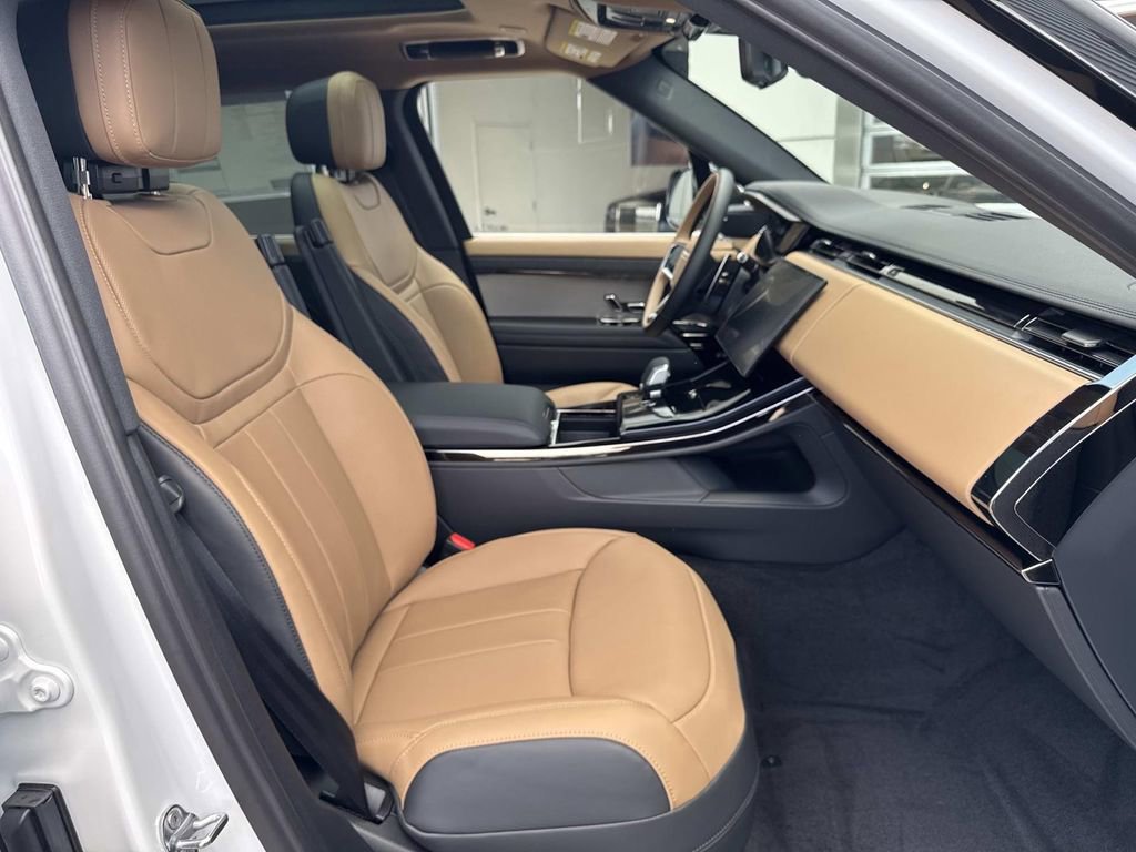 New 2026 Land Rover Range Rover Sport Dynamic SE AWD/4WD image 10
