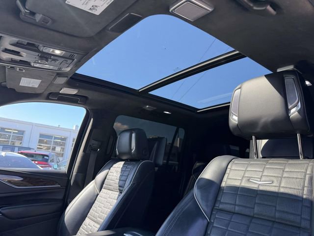 Used 2022 Cadillac Escalade ESV Sport Platinum image 11
