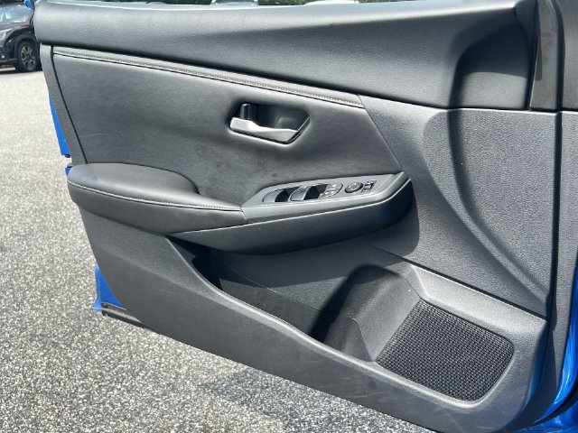 Used 2025 Nissan Sentra SV FWD image 30