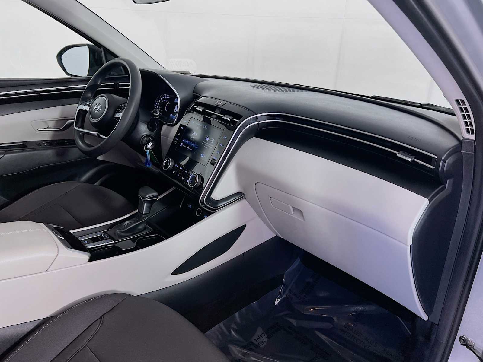 Certified 2023 Hyundai Tucson SE image 27