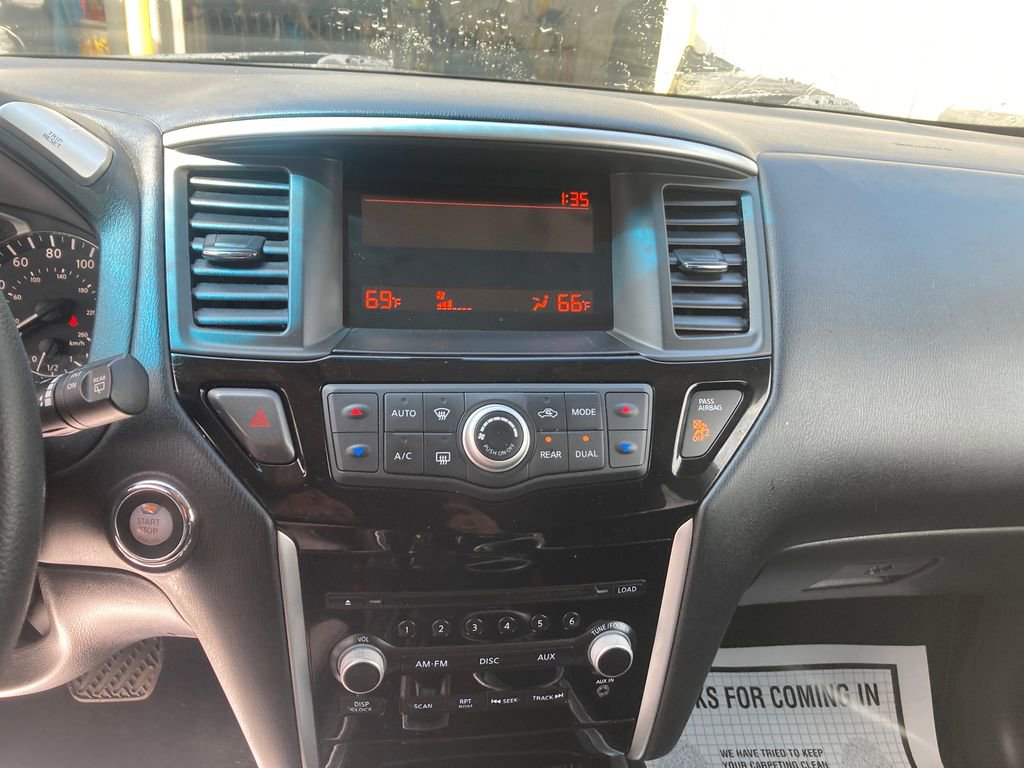 Used 2015 Nissan Pathfinder S image 25