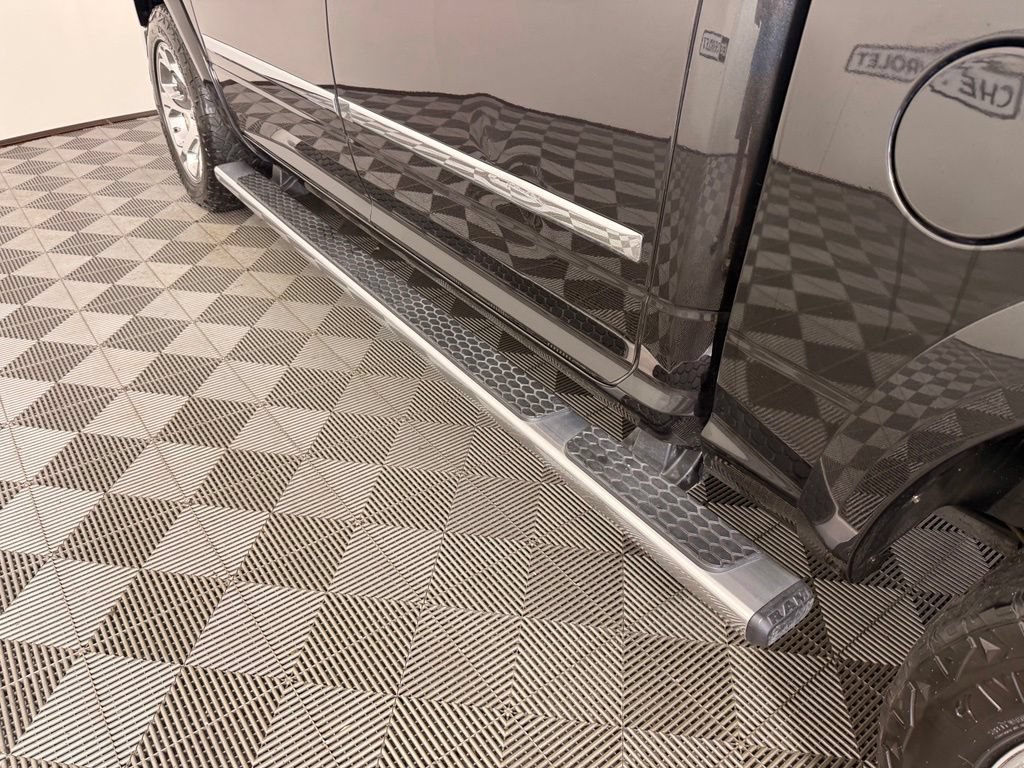 Used 2015 RAM 1500 Laramie w/ Convenience Group AWD/4WD image 13